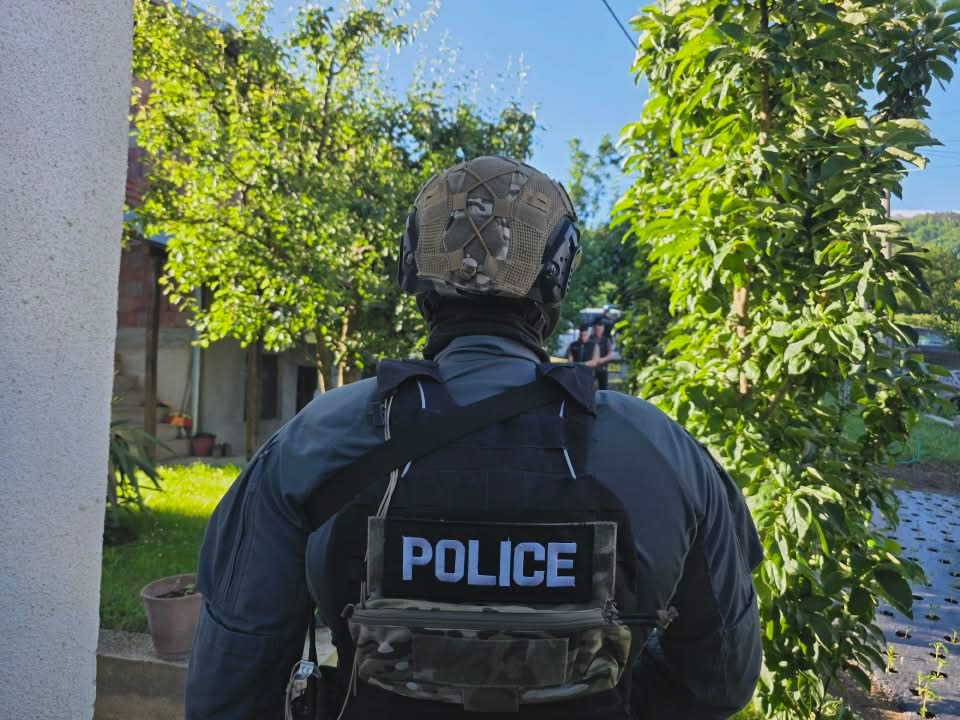 Operacion policor në kuadër të hetimeve për krime lufte, arrestohen pesë persona