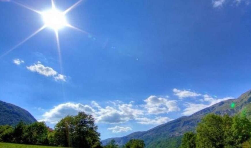 Parashikimi i motit në Shqipëri