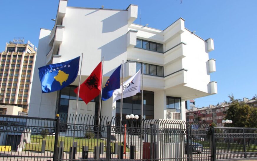 Bankat në Kosovë ulin disa nga tarifat e shërbimeve, theksohet rritja e konkurrencës dhe transparenca financiare