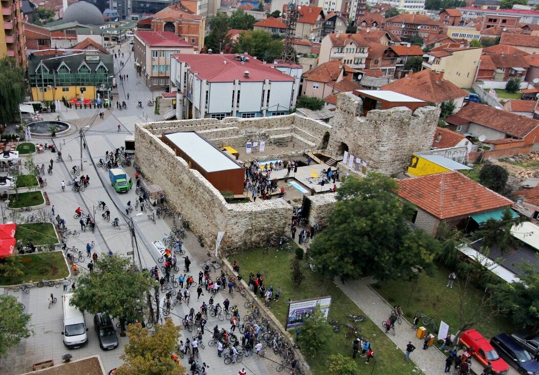 Vushtrria shënon Ditën e Çlirimit me homazhe, marsh dhe akademi solemne