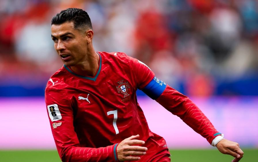Ronaldo vendos rekord në Botëror