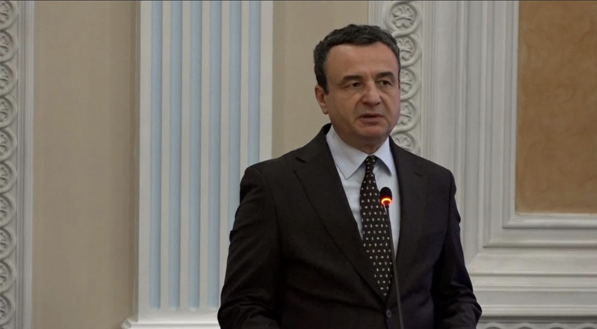 Kurti: Administrata publike duhet të jetë urë mes qytetarit dhe të drejtave të tij
