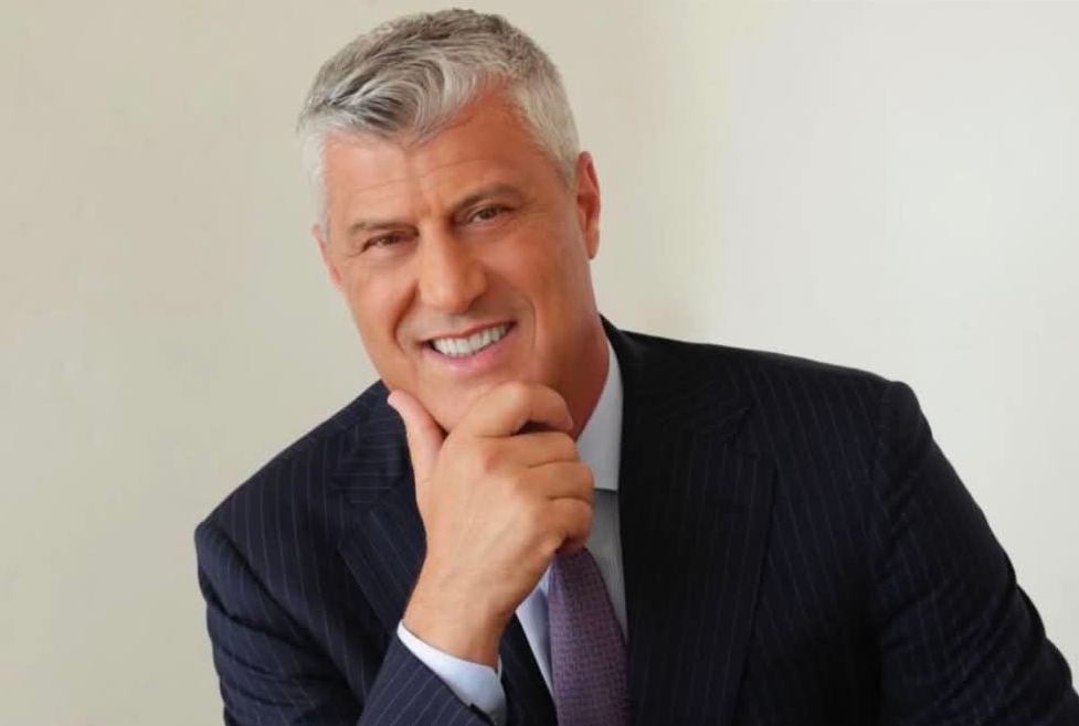 Hashim Thaçi i qeshur në imazhin e fundit të ndarë nga djali i tij
