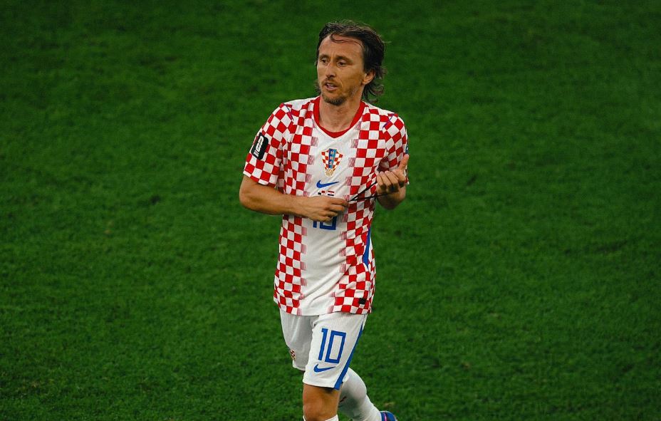 Modric arrin shifrën historike me fanellën e Kroacisë