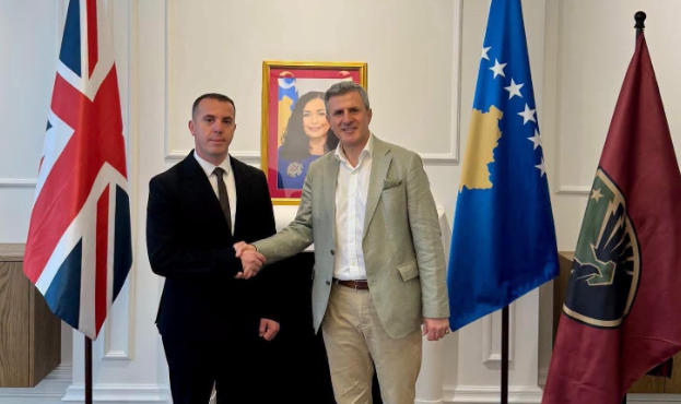 Nënkoloneli i FSK-së fillon detyrën në Londër