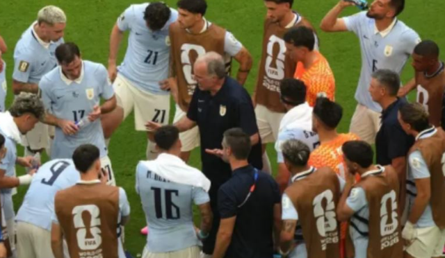 Krizë te kampi i Uruguajit, futbollistët përplasen me trajnerin Bielsa