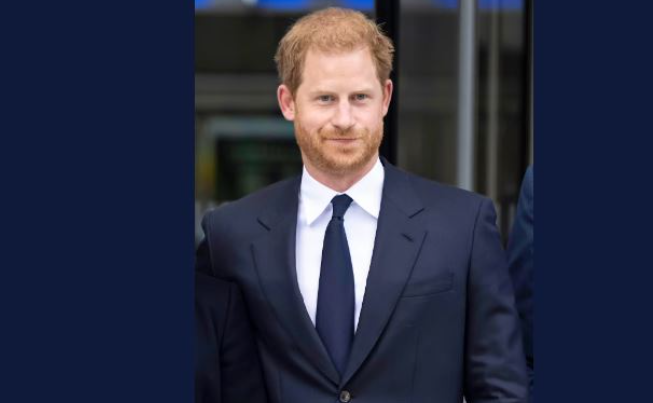 Ka kohë pa u takuar, Harry mendon një zgjidhje që familja e tij të bashkohet me mbretin Charles