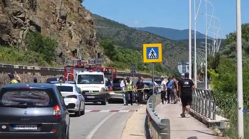 Aksident i rëndë në aksin Pogradec–Lin, humb jetën një grua