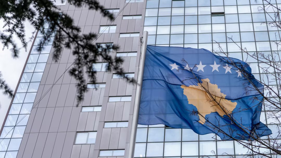 Gjysma e fuqisë punëtore mund të humbasë: Sfida që pret Kosovën
