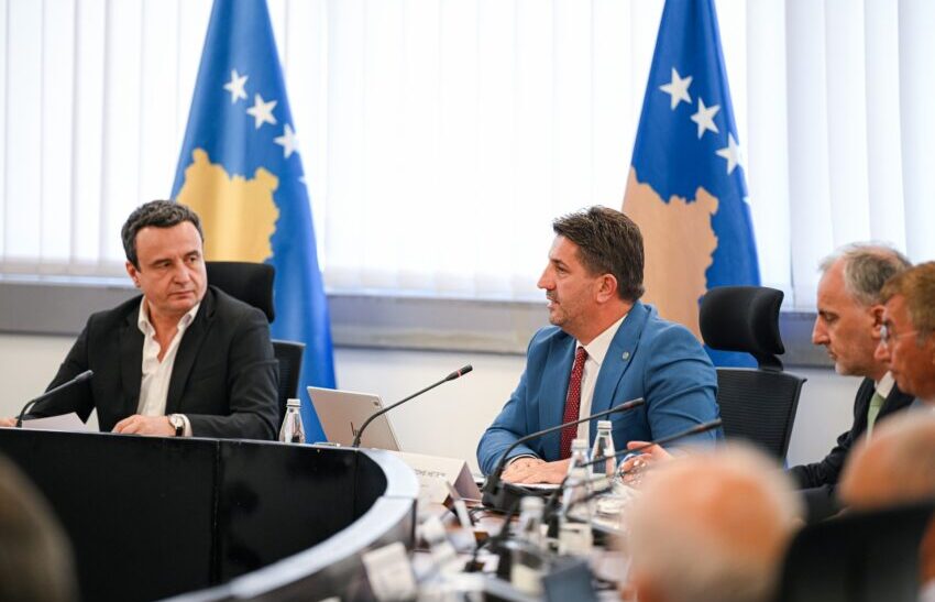 Kurti merr pjesë në lansimin e raportit të Institutit të Krimeve të Kryera Gjatë Luftës në Kosovë
