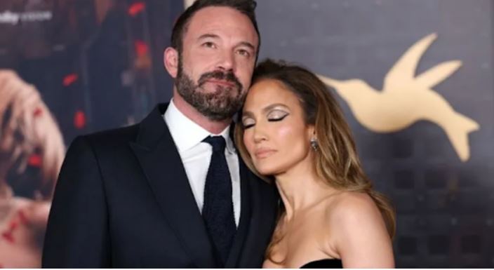 Jennifer Lopez dhe Ben Affleck ende pranë “njëri-tjetrit”, zbulohet arsyeja