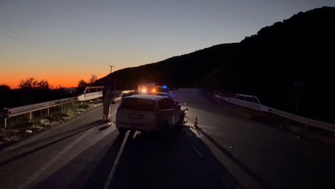 Aksidenti i rëndë në autostradën Levan–Tepelenë, dy të lënduar