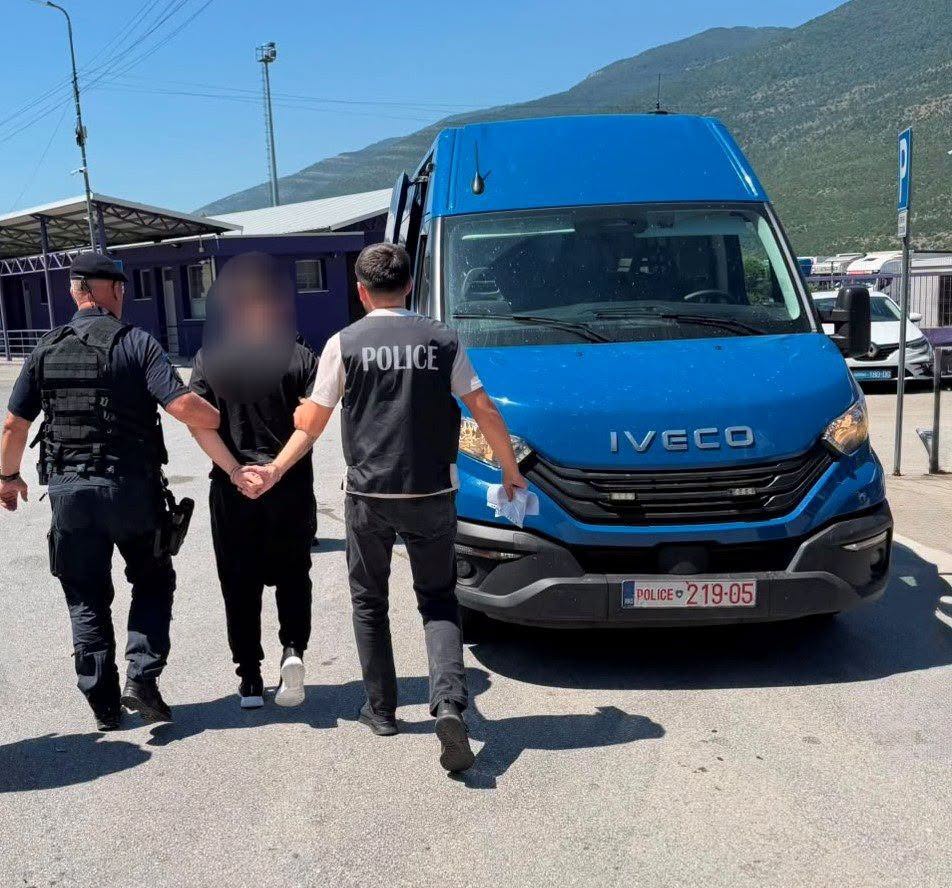 Ekstradohen dy të kërkuar në Kosovë, njëri nga Zvicra e tjetri nga Shqipëria