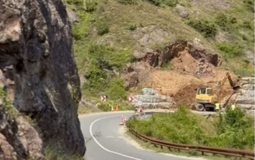 Ministria e Infrastrukturës: Vazhdon sanimi i rrugës Mitrovicë–Bajgorë, planifikohet edhe rehabilitimi i plotë i segmentit