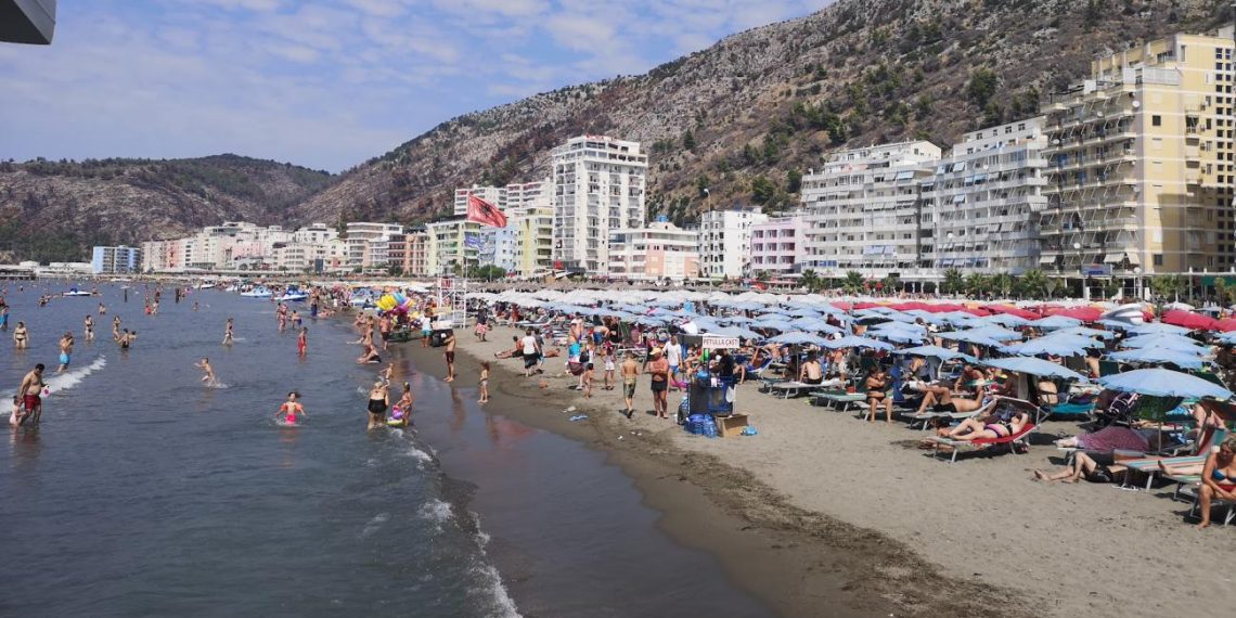 Rrezikoi të mbytej në det: E mitura nga Podujeva u nxor nga uji në gjendje jo të mirë