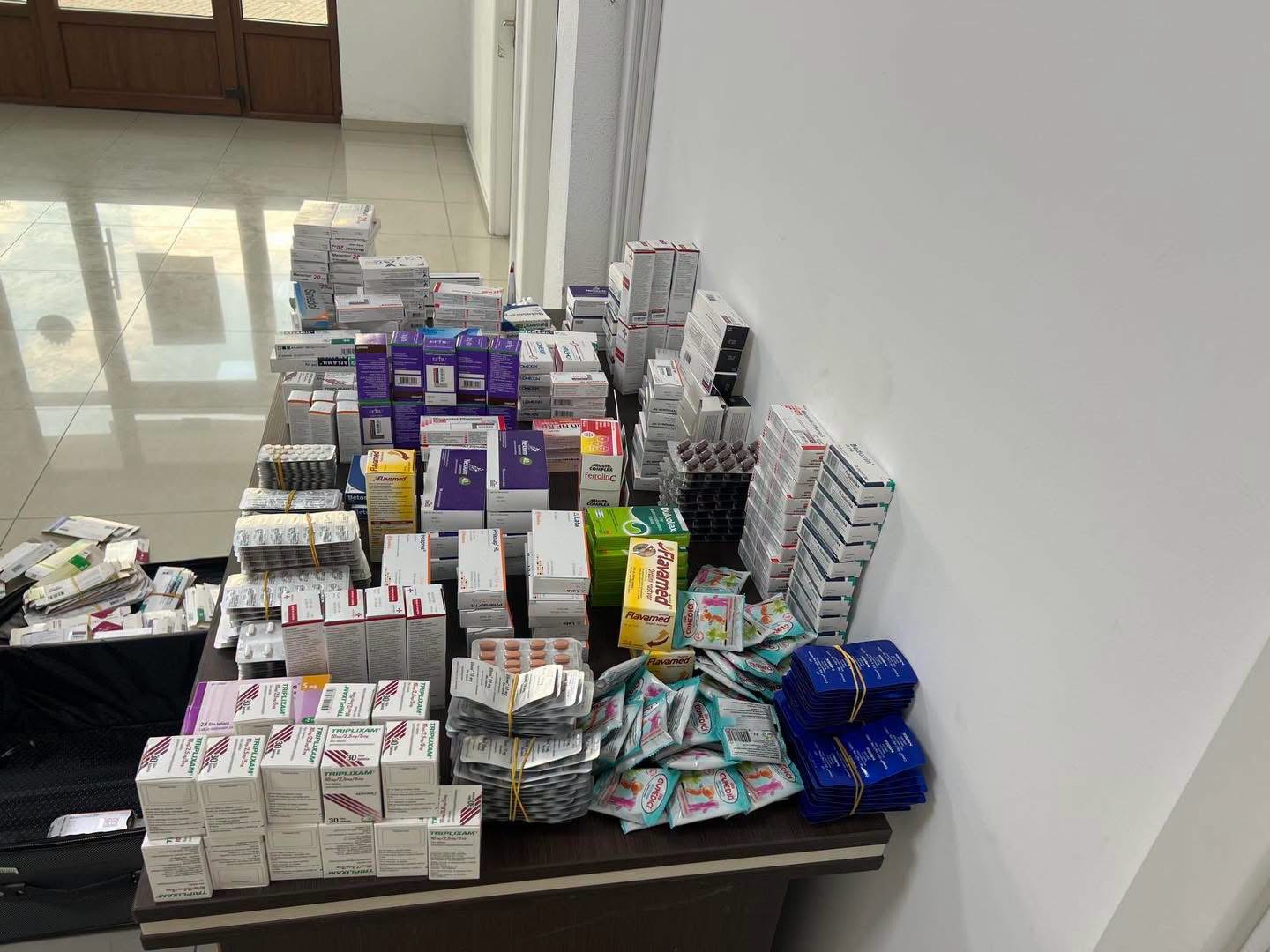 Dogana e Kosovës sekuestron mbi 7 mijë produkte farmaceutike të padeklaruara në Jarinjë