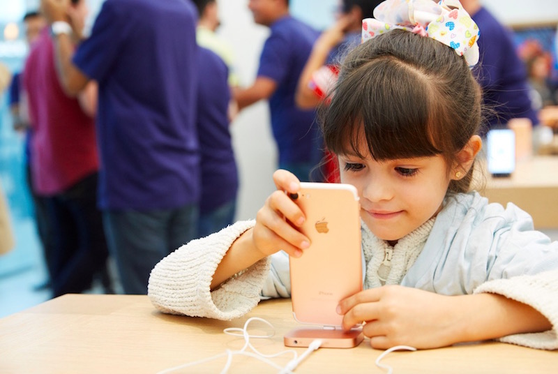 Apple prezanton veçori të reja për sigurinë e fëmijëve në iOS 27
