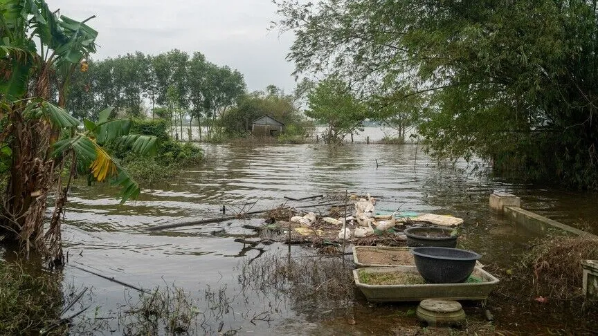 Përmbytje të menjëhershme në Vietnam, të paktën katër të vdekur dhe disa të zhdukur