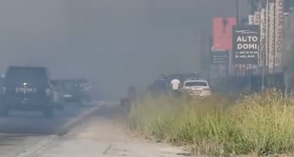 Fiket zjarri në Shijak, zhbllokohet autostrada Durrës-Tiranë