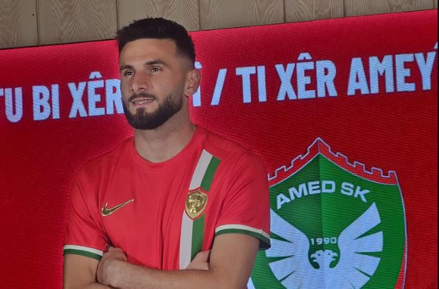 Zyrtarizohet Dellova, bëhet kosovari i radhës që transferohet te Amedspori