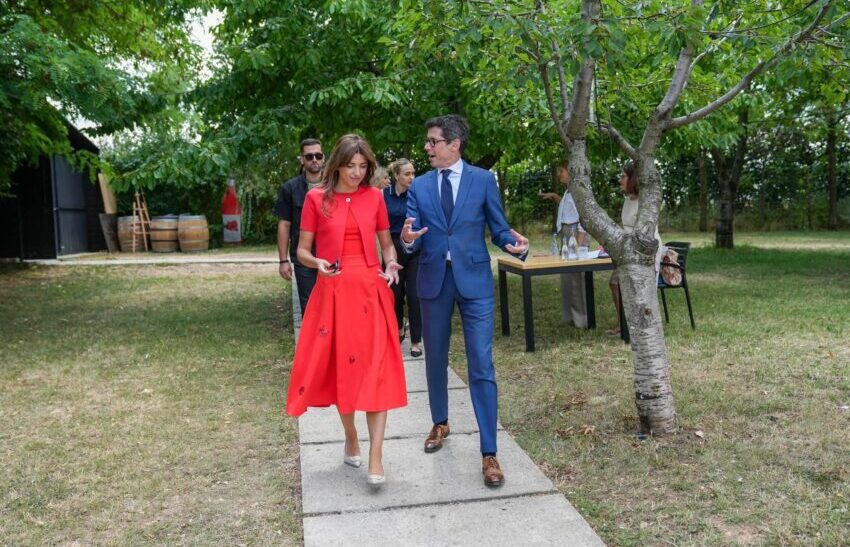 Haxhiu merr pjesë në pritjen lamtumirëse për ambasadorin e Zvicrës, Jürg Sprecher
