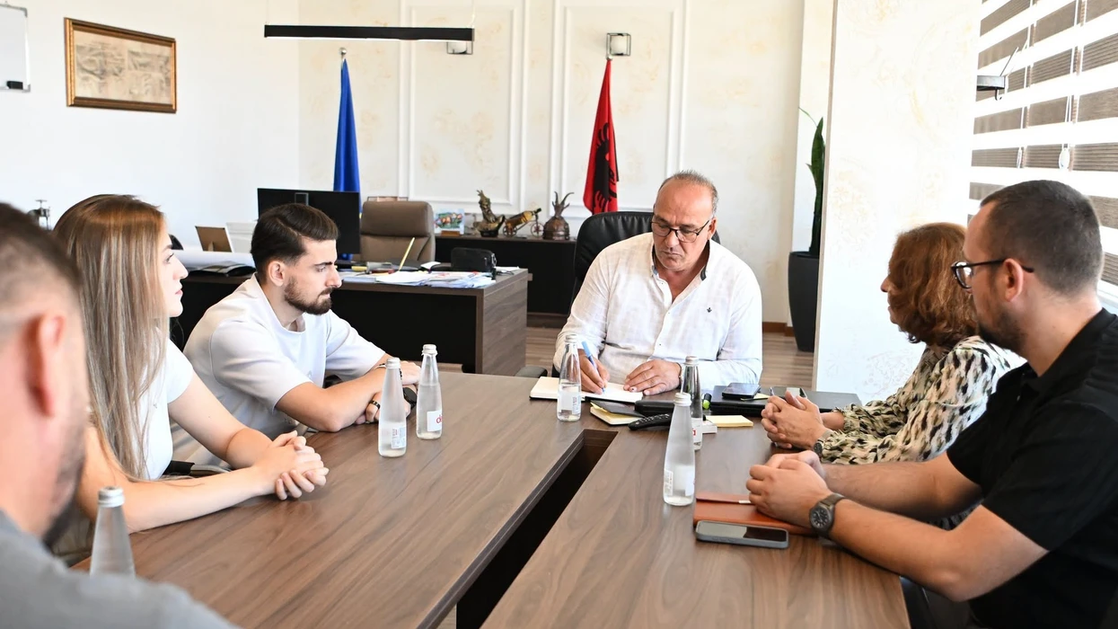 Bulliqi: Nga 1 shtatori Komuna e Podujevës merr përsipër mbështetjen edukative për fëmijët me autizëm