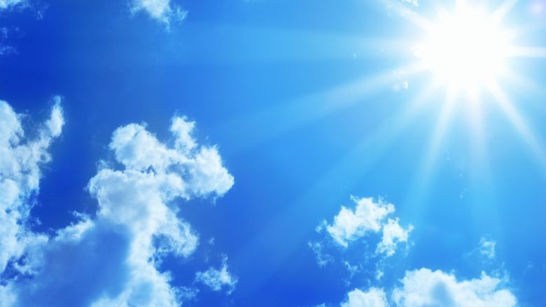 Mot i vranët me intervale me diell, temperaturat deri në 34 gradë