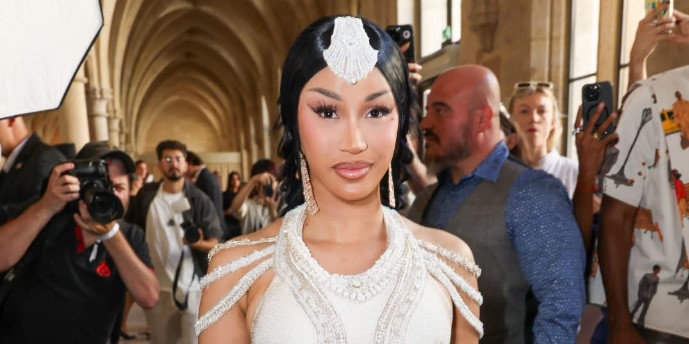 Bëri ndërhyrje plastike?/ Cardi B befason me ndryshimet në pamje