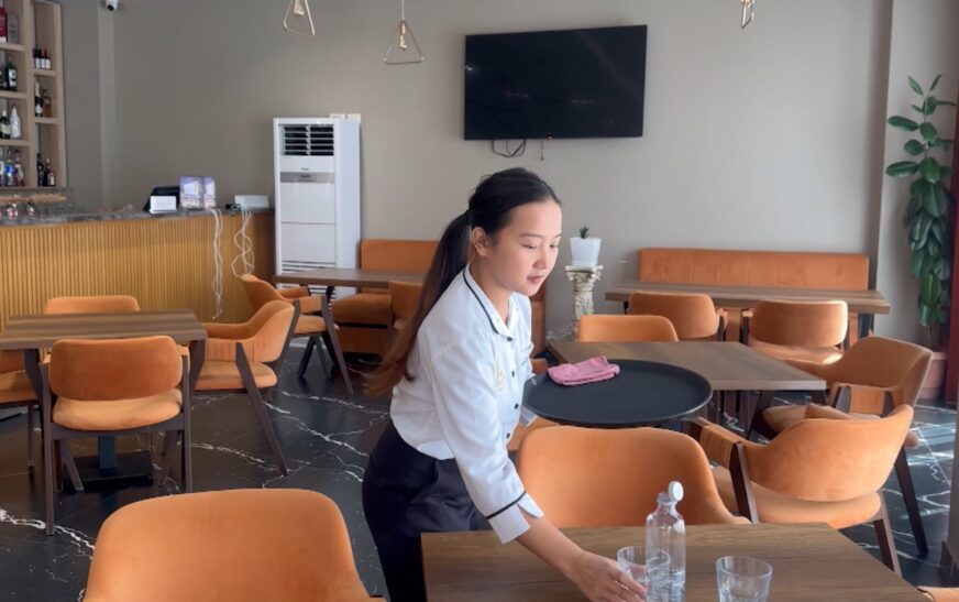 Mbi 22 mijë të huaj punojnë në Shqipëri, kryesojnë filipinasit dhe indianët