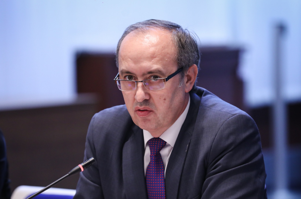Hoti: Në Britani ulen taksat për energjinë, në Kosovë qytetarët paguajnë më shumë