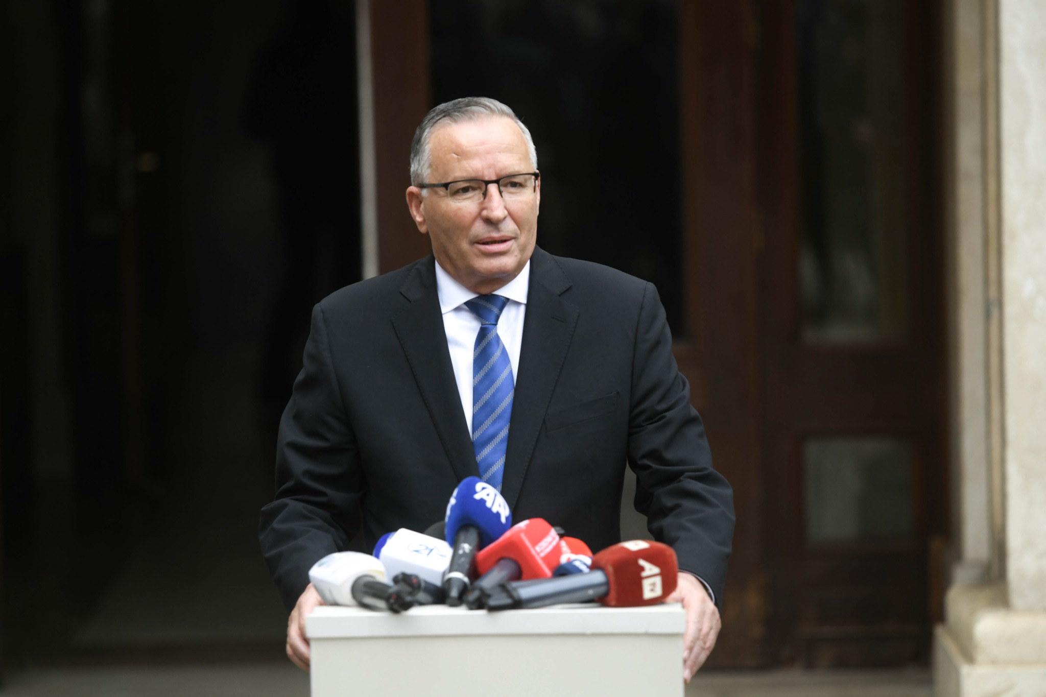 Shtyrja e aktgjykimit në Hagë, Hamza: Specialja po vepron më shumë si instrument politik