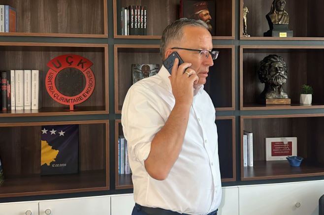 Hamza bisedon në telefon me Thaçin, një ditë pas vendimit të Speciales për shtyrje të verdiktit
