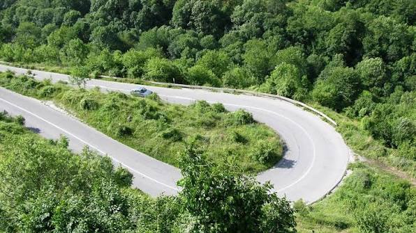 Mbyllet sot rruga Brezovicë-Prevallë për shkak të garës automobilistike