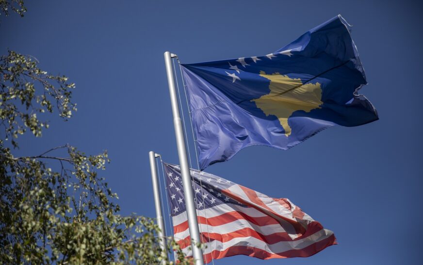 Ish-ambasadori: Pa një aleat të fuqishëm, siguria afatgjatë e Kosovës mund të rrezikohet