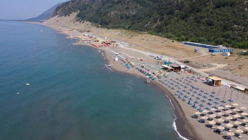 Shëngjin: Nënë e bir rrezikojnë jetën, shpëtohen në momentin e fundit