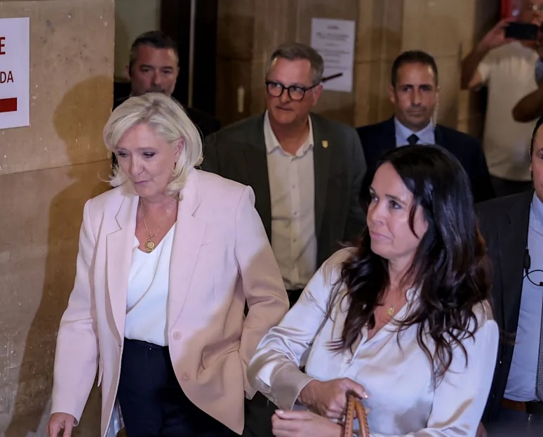 Marine Le Pen dënohet me byzylyk elektronik, por nuk i mbyllet dera për zgjedhjet e 2027