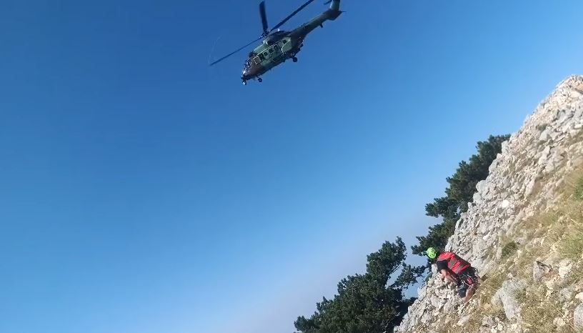 Shpëtohet turisti polak që mbeti i bllokuar për 24 orë në malin e Çikës