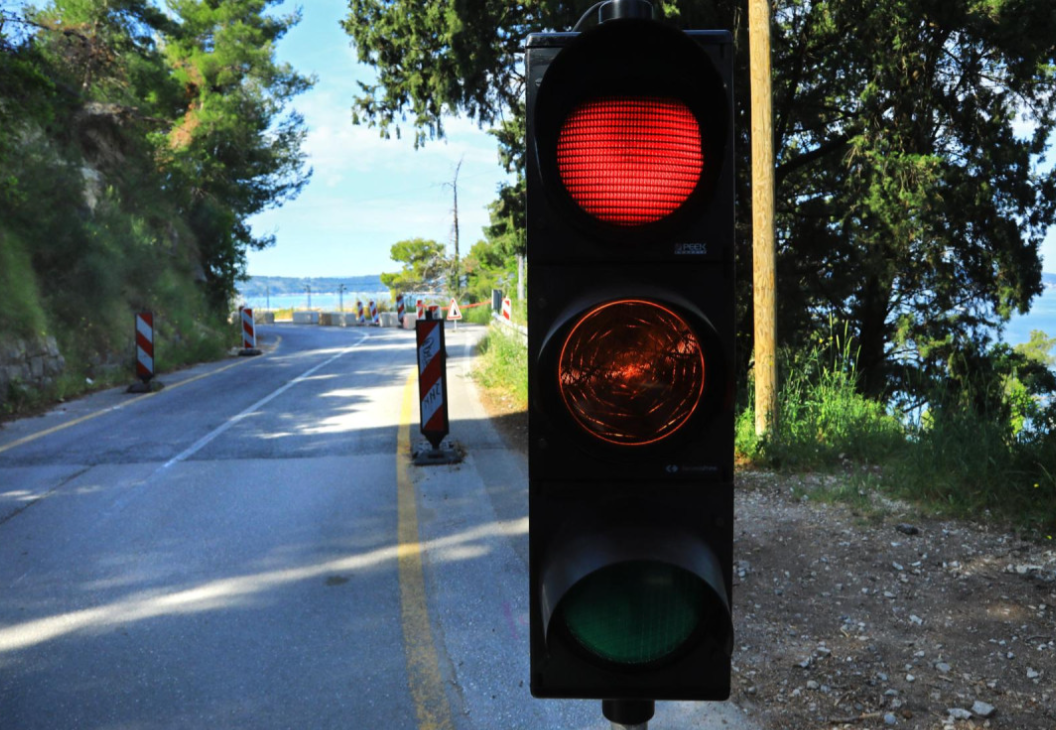 Së shpejti ngjyra e bardhë në semafor, ja çfarë ndodhë kur ndizet