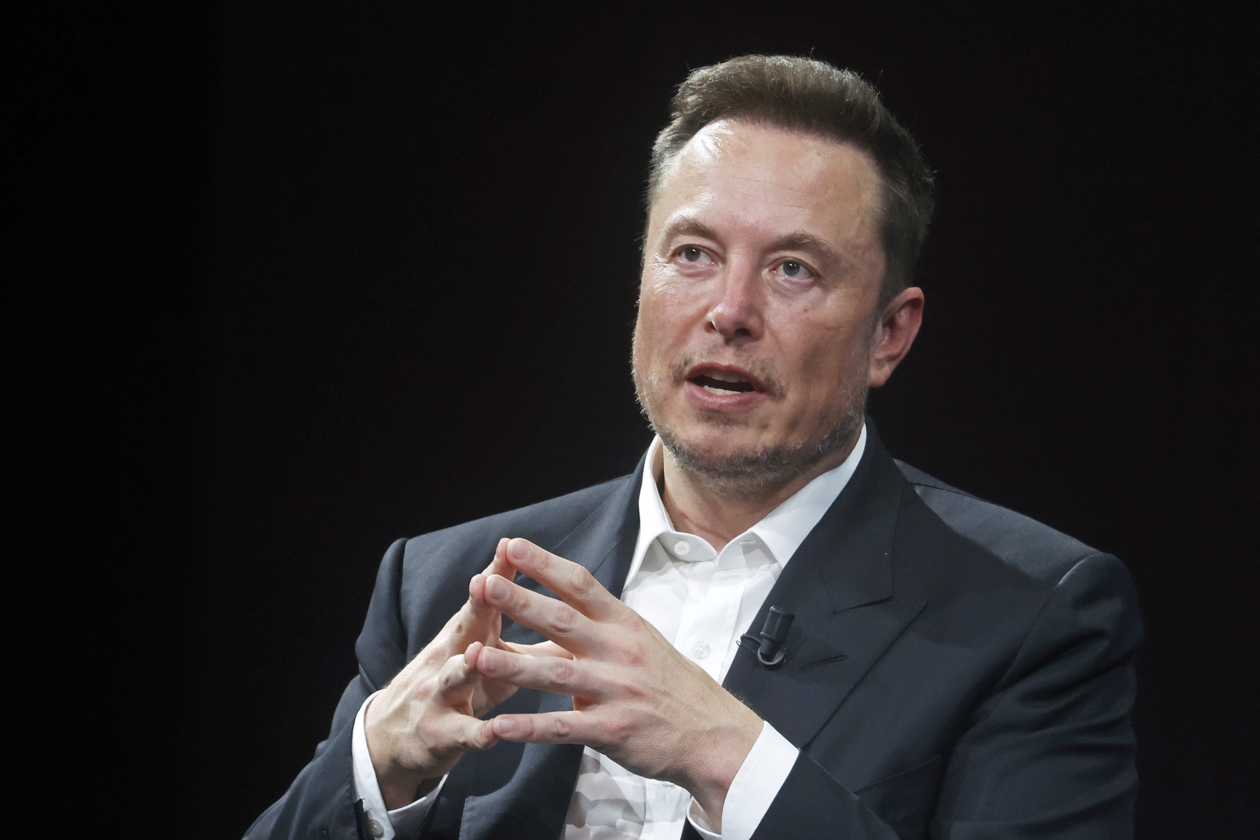 ​Nëntë libra që duhet të lexohen së paku një herë në jetë sipas Elon Musk