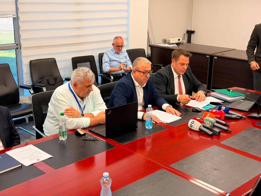 Kontrollet në sektorin e qumështit: Dhjetëra parregullsi, më e shpeshta mosdeklarimi i vajit të palmës