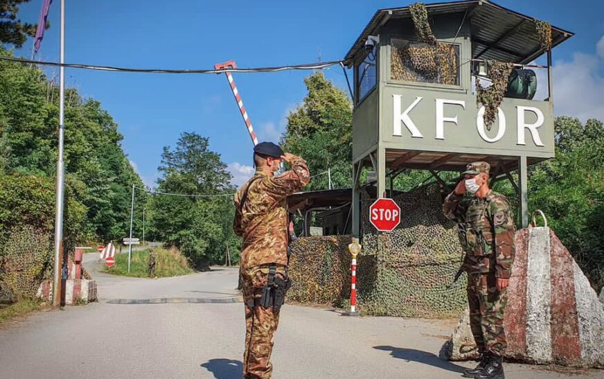 KFOR-i konfirmon vendosjen e Policisë mbi urën e Ibrit: Tranzicion gradual, jemi të gatshëm për t’iu përgjigjur çfarëdo zhvillimi