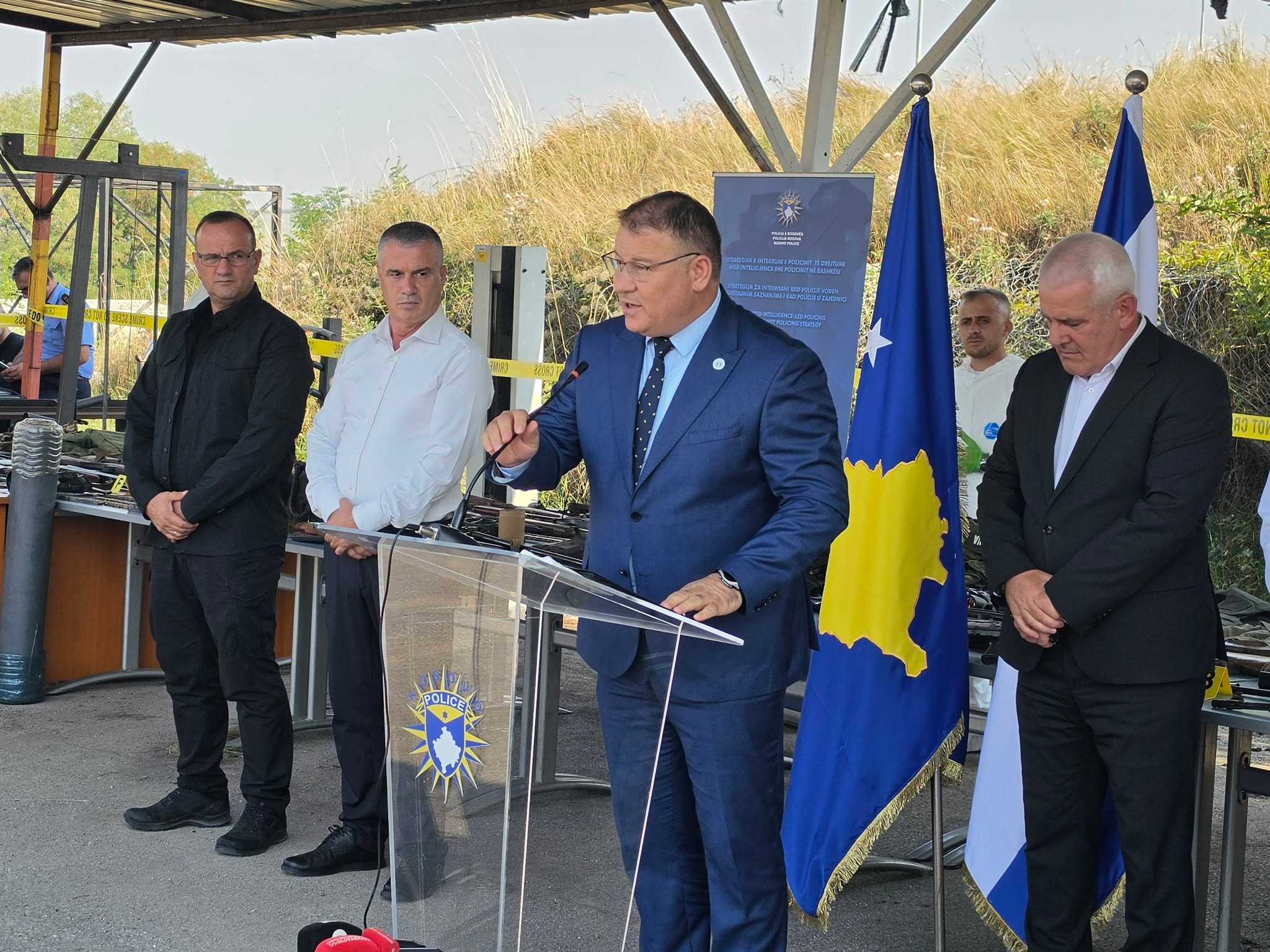 72 armë, mitralozë, pushkë e granata, Hoxha jep detaje të reja për armatimin në veri
