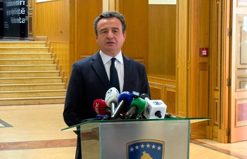 A do të vazhdojnë t’i mbajnë Kurti dhe Haxhiu postet edhe pas betimit si deputetë? –