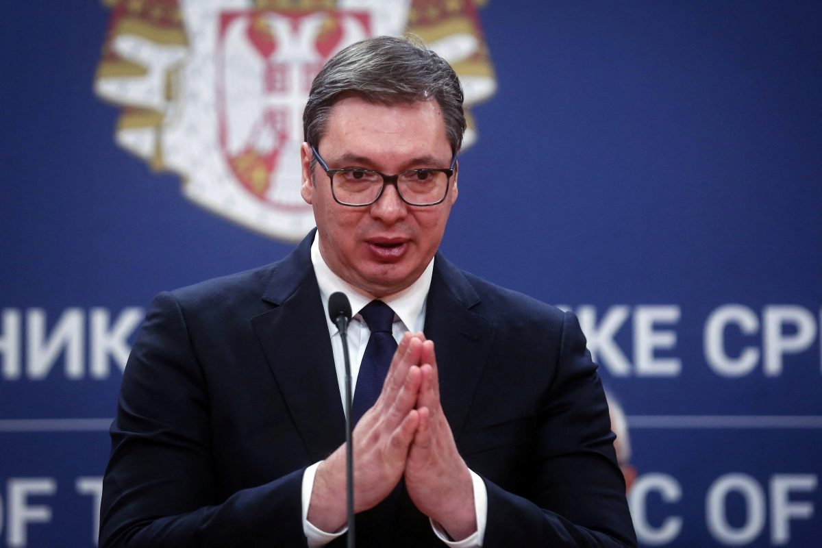 Vuçiq për letrën që i çoi Sekretarit të NATO’s: Desha të lë gjurmë me shkrim, pres që ai të më telefonojë