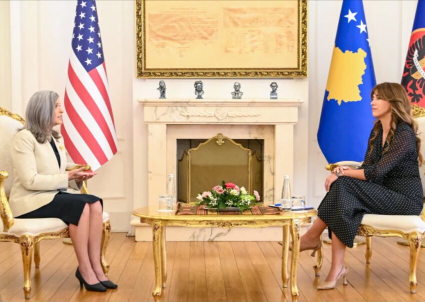 Haxhiu takon senatoren amerikane Joni Ernst