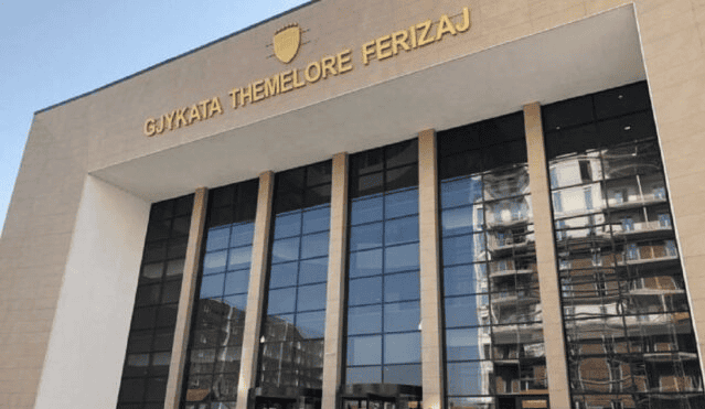 Një muaj paraburgim për 2 të dyshuarit që tentuan vrasjen e një personi në Ferizaj