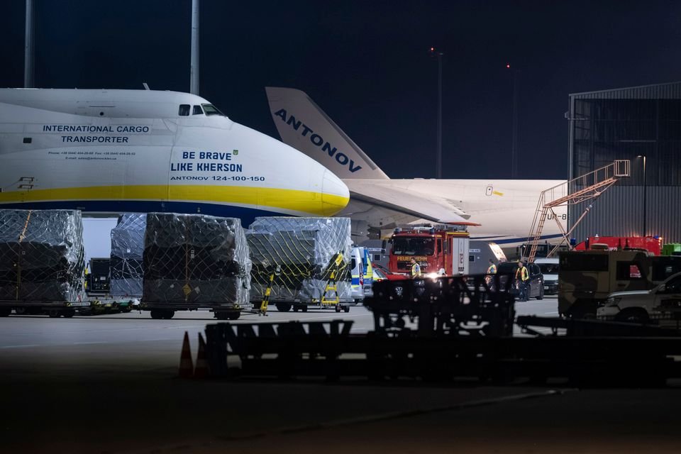 Alarm në aeroportin e Leipzigut, gjendet dron me bombë pranë avionit ukrainas