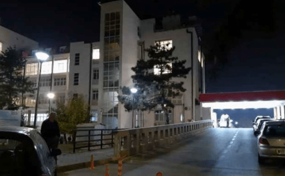 U aksidentua më 14 gusht, i riu vdes në QKUK