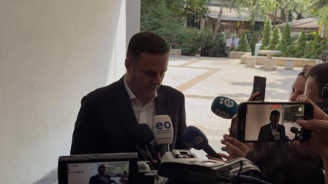 “Nuk ka asnjë arsye të vonohet konstituimi i Kuvendit”, flet Abdixhiku para takimit me Kurtin