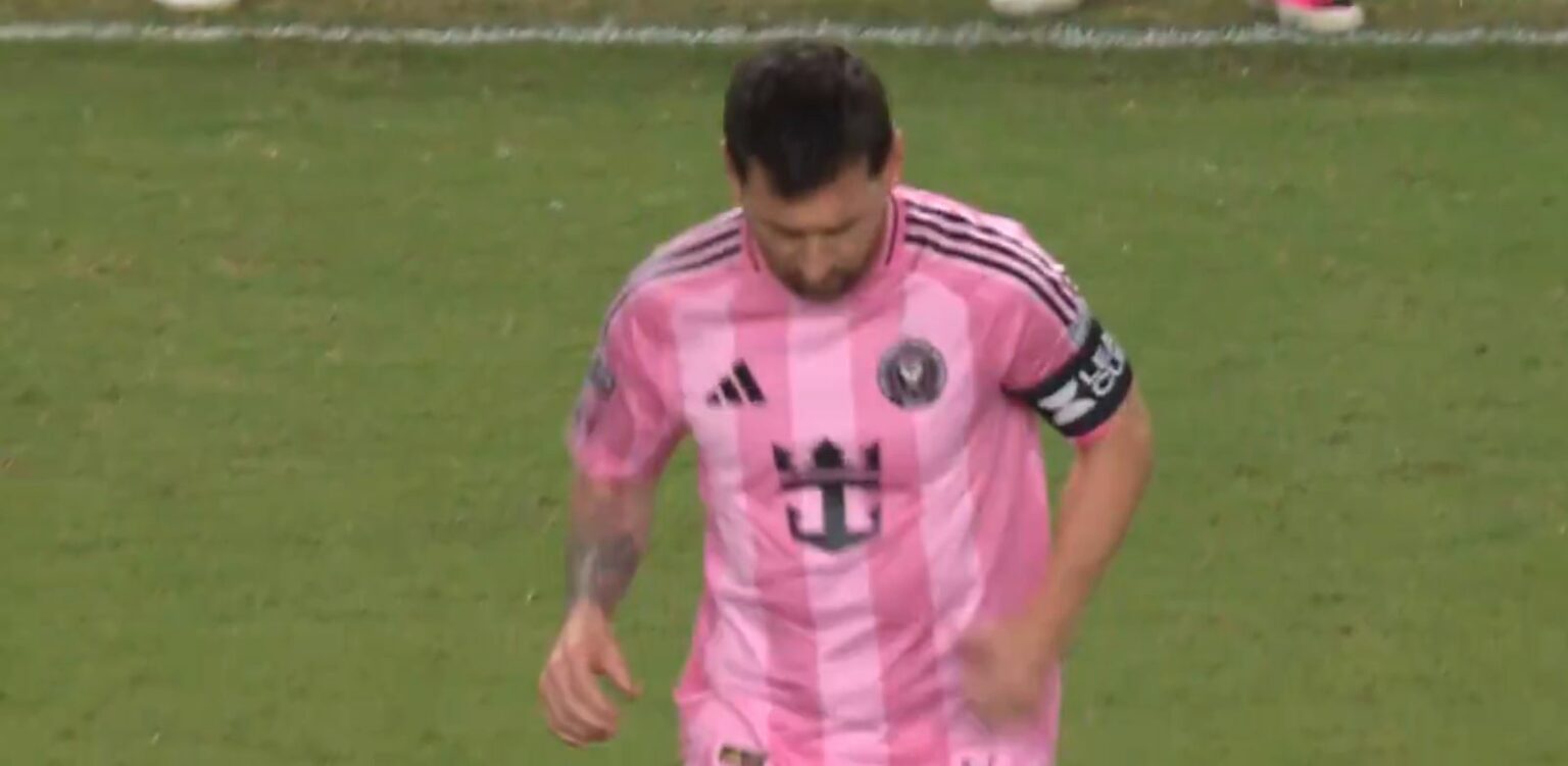 Pak ditë pasi i vdiq babai, Lionel Messi rikthehet në fushën e futbollit